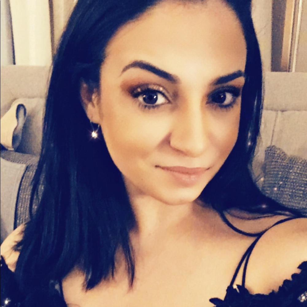 Meet your Posher, Andrea